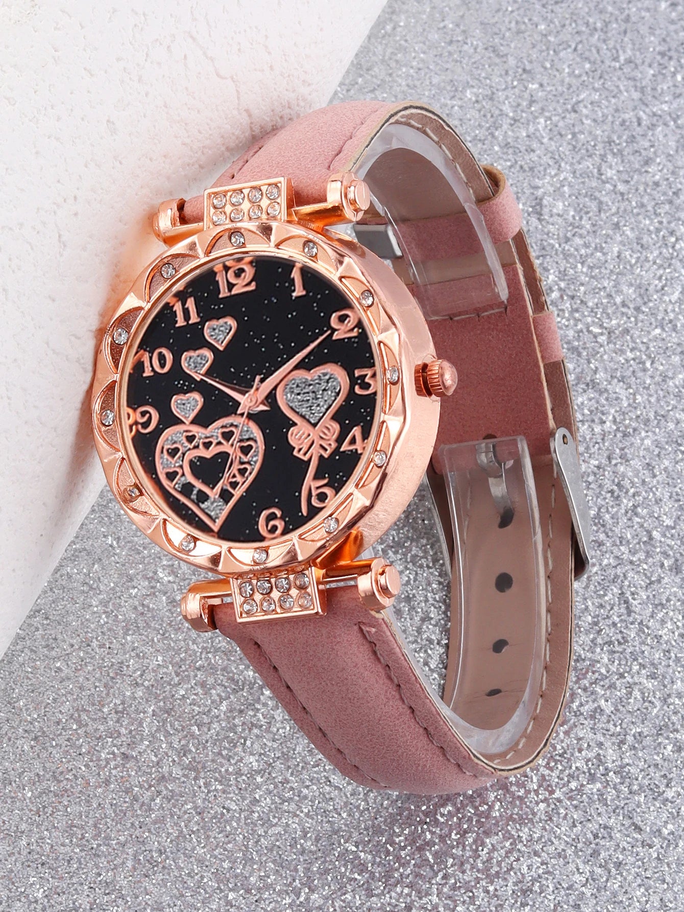 Women's quartz watch and heart-shaped bracelet set, suitable for daily wear, Valentine's Day gift, does not include the box