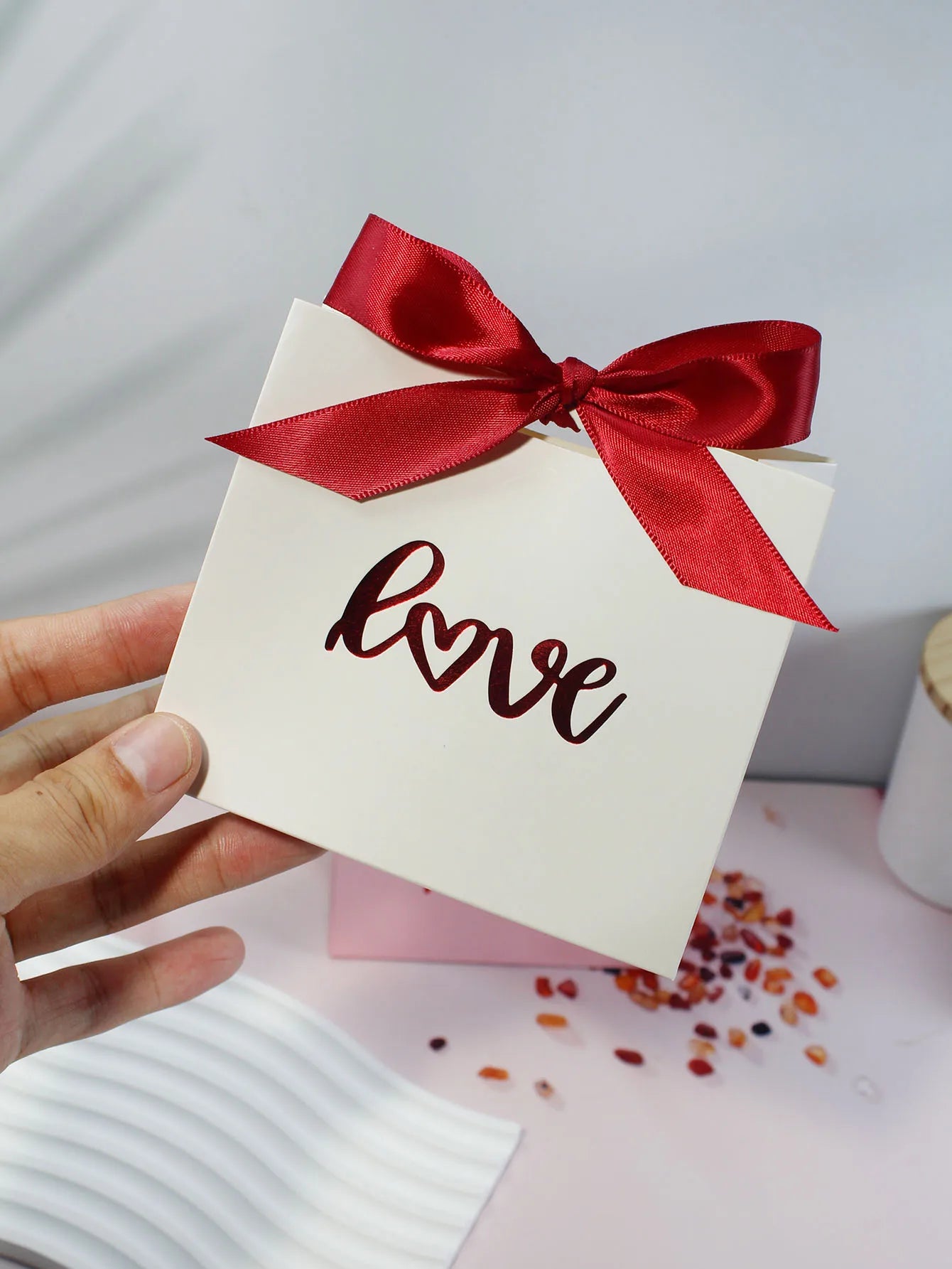 Valentine's Day wedding gift box, candy box, wedding gift Valentine's gift candy box, gift box hot stamping "LOVE"
