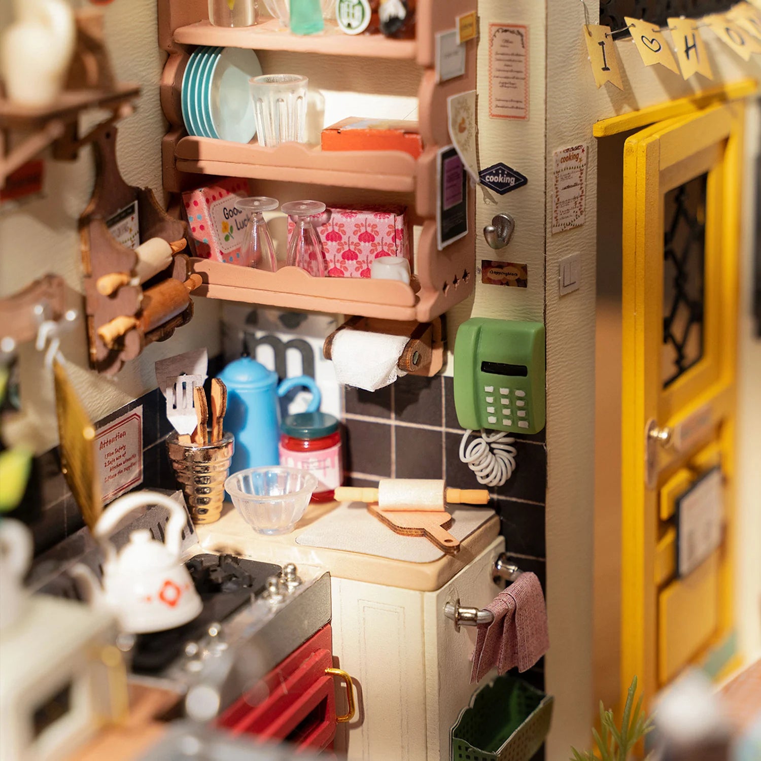 Rolife DIY Mini Dollhouse Model Kits Homey Kitchen DIY Dollhouse Kids Miniature Fantasy Doll House Wooden Kit Toy