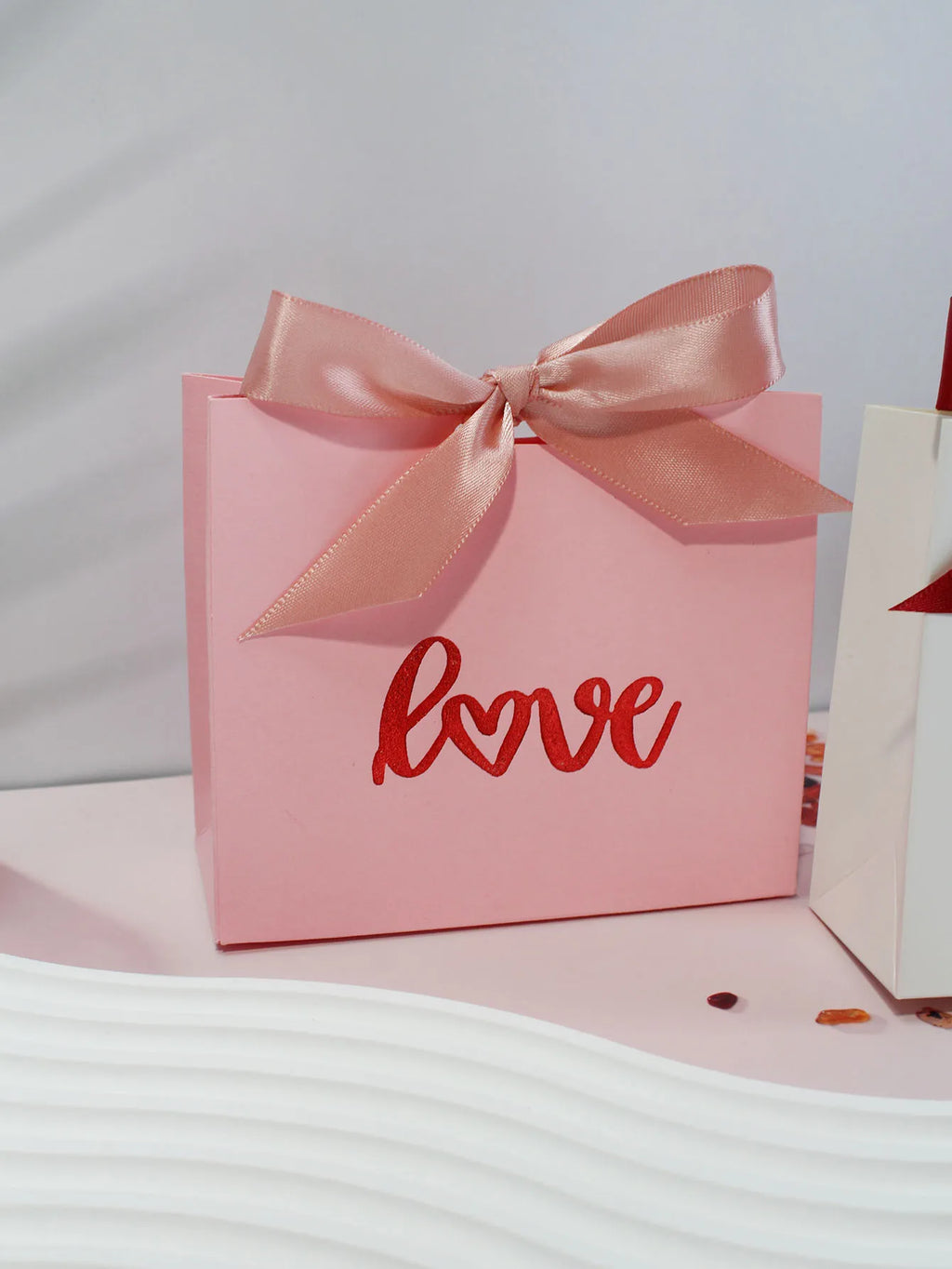 Valentine's Day wedding gift box, candy box, wedding gift Valentine's gift candy box, gift box hot stamping "LOVE"