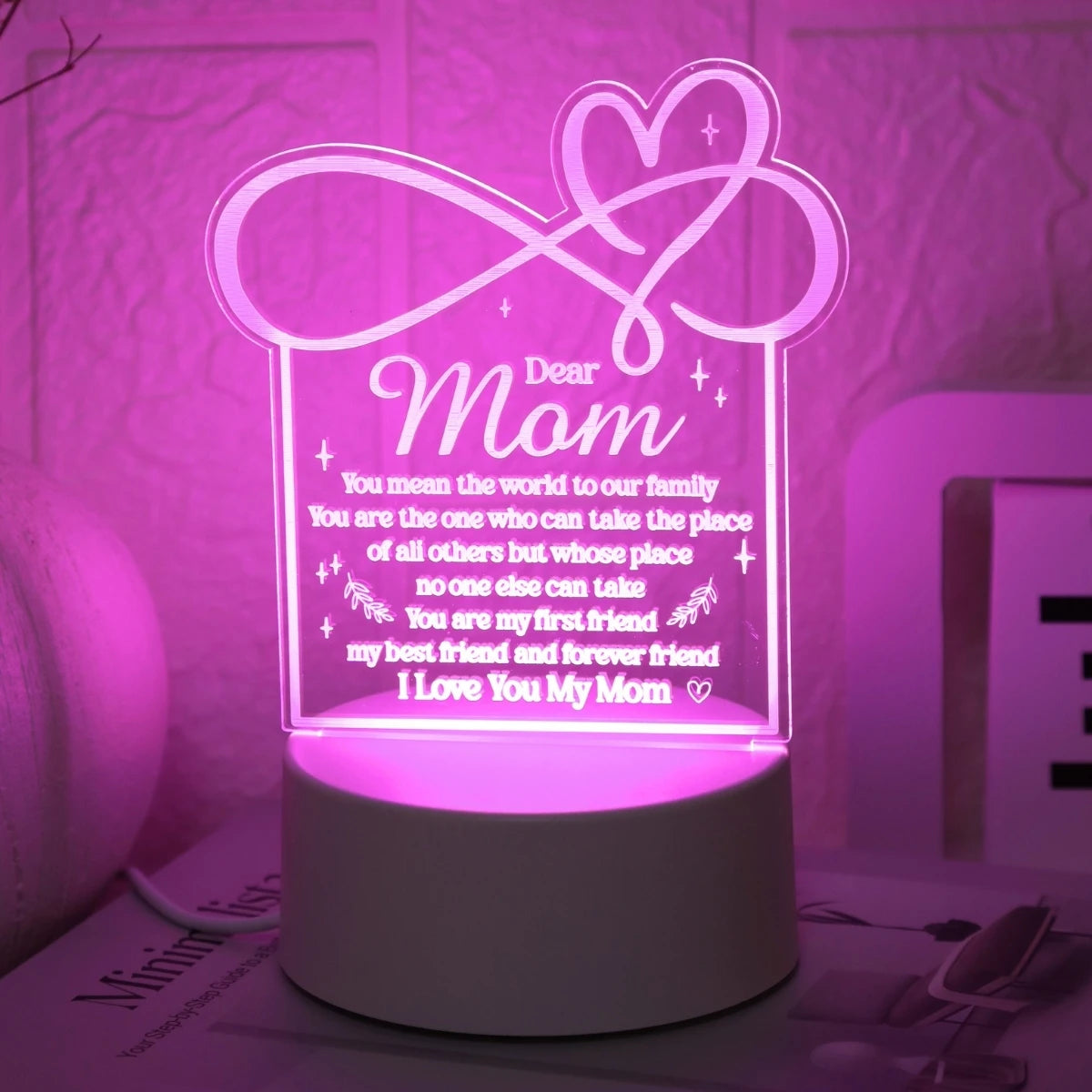 USB powered Love Mom Night Light, the ideal gift for mothers on birthdays, Christmas, Mother's Day, and Thanksgiving!
