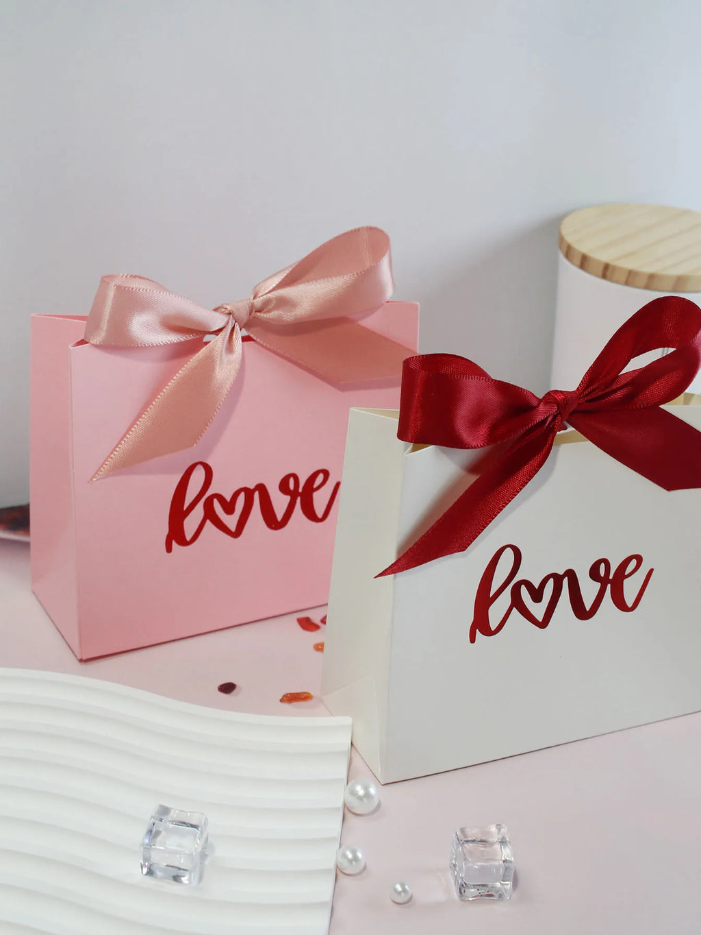 Valentine's Day wedding gift box, candy box, wedding gift Valentine's gift candy box, gift box hot stamping "LOVE"