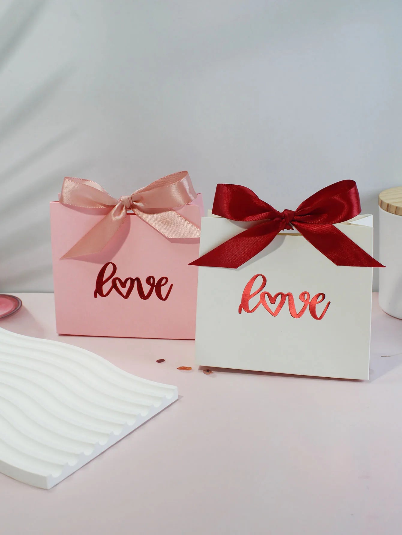 Valentine's Day wedding gift box, candy box, wedding gift Valentine's gift candy box, gift box hot stamping "LOVE"
