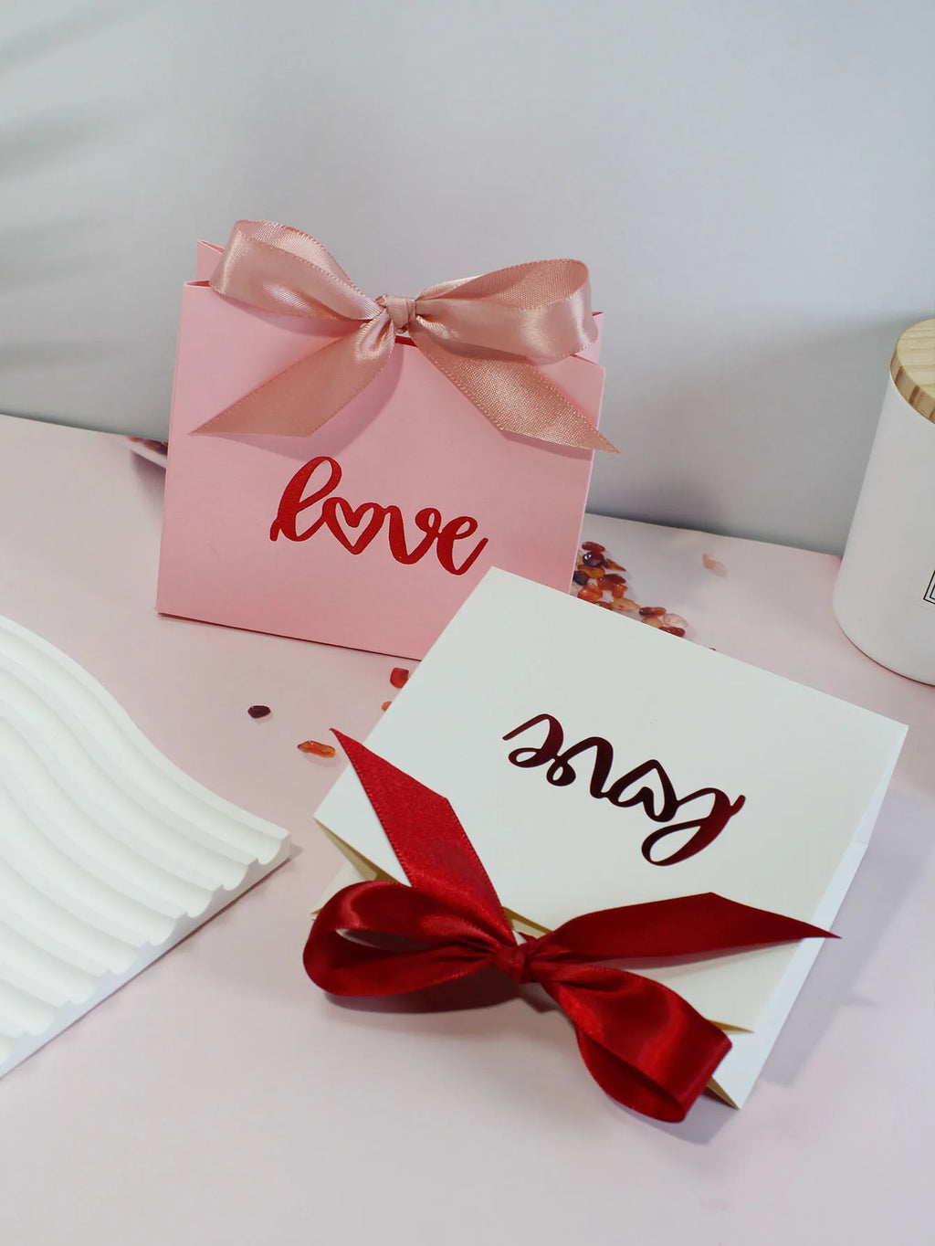 Valentine's Day wedding gift box, candy box, wedding gift Valentine's gift candy box, gift box hot stamping "LOVE"
